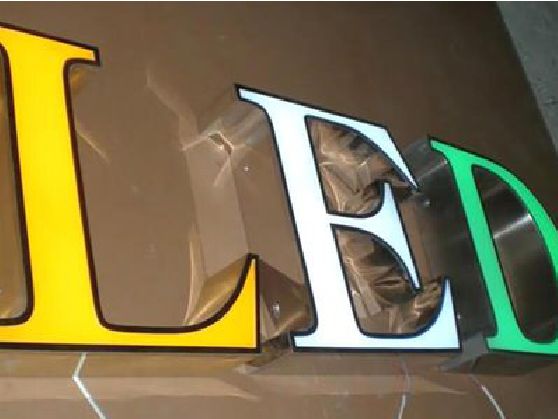 宜兴介绍LED招牌的基础知识。